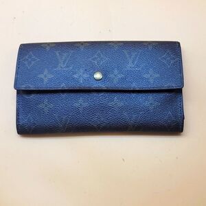 Authentic Louis Vuitton Monogram International Wallet
